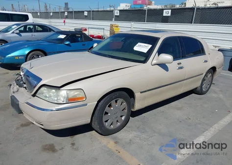 2003 Lincoln Town Car Cartier из США, поврежденный, VIN 1LNHM83WX3Y663020